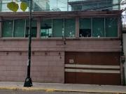 CASA CON USO DE SUELO OFICINAS/CONSULTORIOS O...
