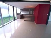 Casa con vigilancia en venta a unos pasos de LOMAS VERDES