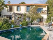 Casa con vista al mar y piscina en Bompard 13007...