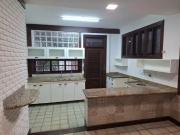 Casa condomãnio fechado, quatro suãtes, nascente