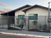 Casa condomínio com piscina à venda no bairro Vila...