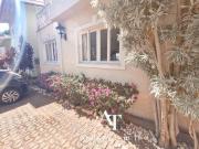 CASA CONDOMINIO SAO FRANCISCO 4 DORMITORIOS 2 SUITES COM...