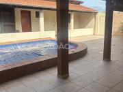 Casa confortável com 4 quartos Casa de Rua com 5 Quarto...