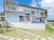 Casa Contemporânea com Vista Panorâmica para o Campo de...