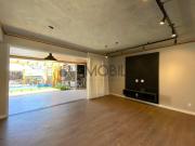 Casa contemporânea com vista para a mata à venda no...