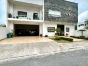 CASA CONTEMPORANEA EN VENTA EN VALLE ALTO PRIVADA EXCLUSIVA