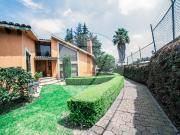 Casa contemporánea mexicana en una planta en Chiluca