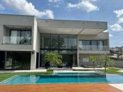 Casa contemporânea, nova, mobiliada e decorada, com...