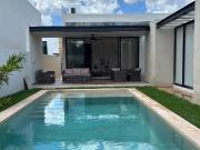Casa Country en VENTA con alberca privada cerca de Mérida