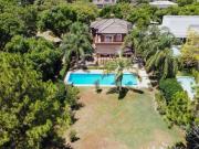 CASA CUATRO DORMITORIOS EN VENTA LA BAHIA PILETA