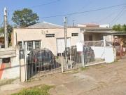 Casa de 02 dormitórios e duas vagas para carro no bairro...