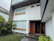 CASA DE 03 PLANTAS 5 DORMITORIOS JARDIN TERRAZA PISCINA...