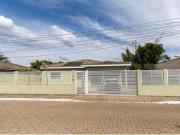 CASA DE 03 QUARTOS COM ARMÁRIOS DUAS SUÍTES PISCINA E...