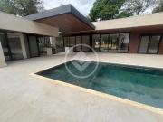 CASA DE 05 SUITES, COM PISCINA SAUNA E SALA PARA 03...