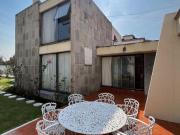 Casa de 1000m2 en Lomas Hipódromo con Jardín y Alberca