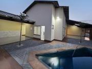 Casa de 140 m² com 03 quartos à venda por R$ 750.000 no...
