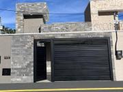 Casa de 154 m² com 03 suítes à venda por R$ 840.000 no...
