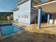 Casa de 178 mts² em condomínio fechado, com piscina, 4...