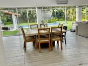 Casa de 1 Nivel con alberca y jardin en venta