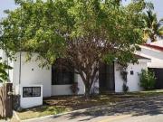 CASA DE 1 NIVEL DENTRO DEL CLUB DE GOLF SANTA FE, XOCHITEPEC