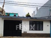 Casa de 1 nivel en venta a 1 cuadra de Av. Atenas...