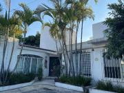 Casa de 1 piso con 3 recamaras en privada de Lomas de...