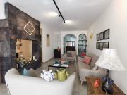 Casa de 1 piso con Departamento Independiente adjunto