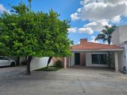 CASA DE 1 PISO EN VENTA EN PORTA FONTANA NORTE DE LEON...