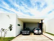 CASA DE 1 PISO EN VENTA SÚPER EQUIPADA EN PRIVADA AL...