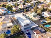 Casa de 237 m² à venda Mexilhoeira Grande, Faro
