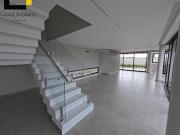 CASA DE 290 M² DE ÁREA CONSTRUÍDA COM 4 SUÍTES NO...