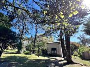 Casa de 2 ambientes sobre importante lote en Zona...