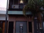 CASA DE 2 DEPARTAMENTOS Y LOCAL EN VILLA SOLDATI