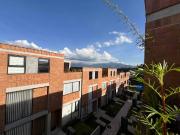 Casa de 2 dormitorio de renta en Conocoto, en conjunto...