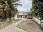 Casa de 2 dormitorios a reciclar con jardín en venta en...