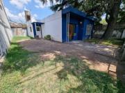 Casa de 2 Dormitorios a Reciclar en Barrio Fisherton,...