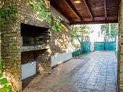 CASA DE 2 DORMITORIOS CON PILETA EN VENTA ROLDAN