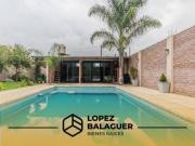 Casa de 2 dormitorios con piscina en venta en Ciudad Evita