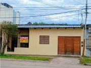 Casa de 2 Dormitorios sobre Avenida!