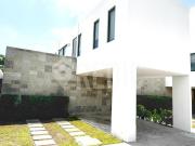 Casa de 2 hab + sala de tv en Altos Juriquilla
