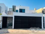 Casa de 2 niveles amueblada al Nor Oriente de Mérida