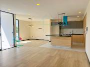 Casa de 2 Niveles con Jardín, 3 Recámaras y Sala de TV