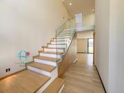 Casa de 2 Niveles con Jardín, 3 Recámaras y Sala de TV