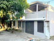 Casa de 2 Niveles con terreno amplio y fácil acceso a...