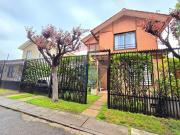 Casa de 2 pisos, 4d+3b residencial y tranquilo