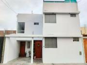 Casa De 2 Pisos A Precio De Ocasión En Urb. Virgen De Chapí