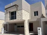 Casa de 2 Pisos en Venta en La Vista Residencial,...