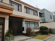 Casa de 2 pisos en zona inmejorable de Miraflores
