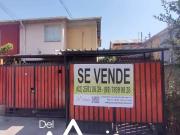 Casa De 2 Pisos Regularizada En Pasaje Cerrado. La Vara