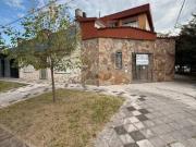 Casa de 2 plantas en Venta Apta crèdito Usos mùltiples